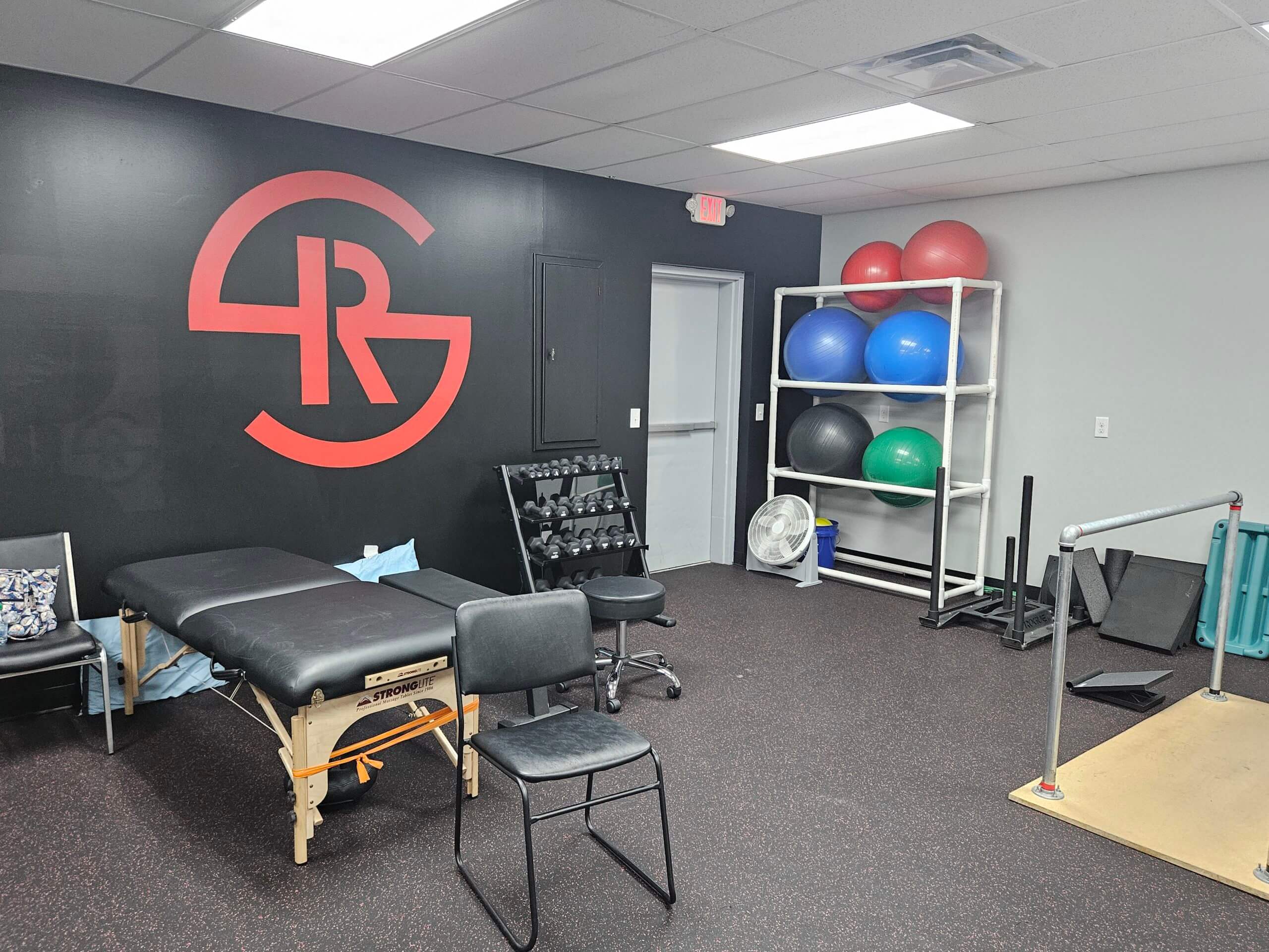 physical therapy treatment area